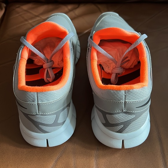 Men’s Nike Free Run+ Shield Gray/Orange Size 12 Dead Stock - Picture 6 of 13